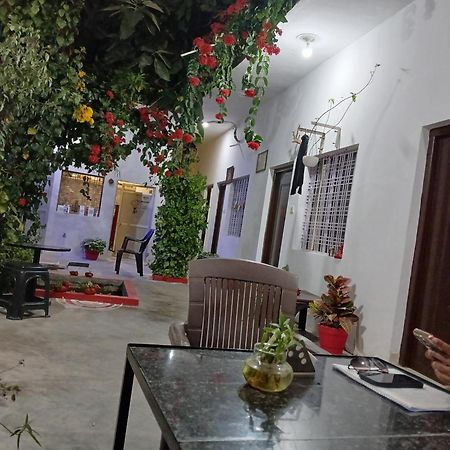 The Highvill Home Stay Кхаджурахо Экстерьер фото
